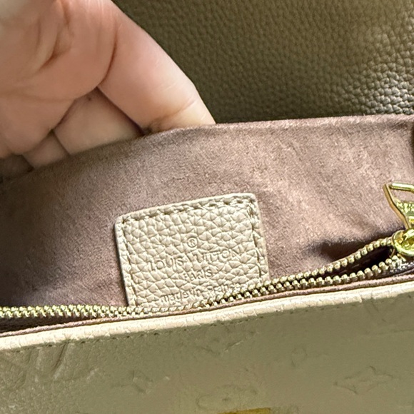 Pochette Metis East West Smoke LV Bag - Picture 4 of 7